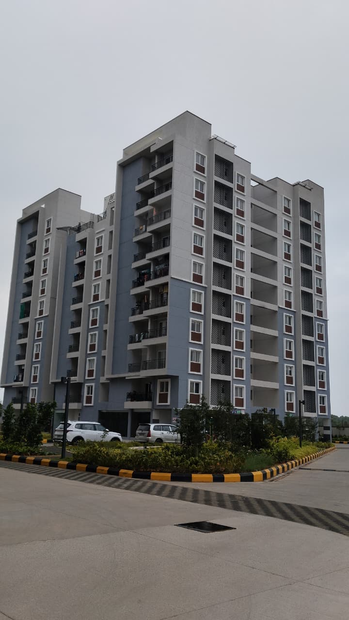 Abhee Kings Court site photograph 1