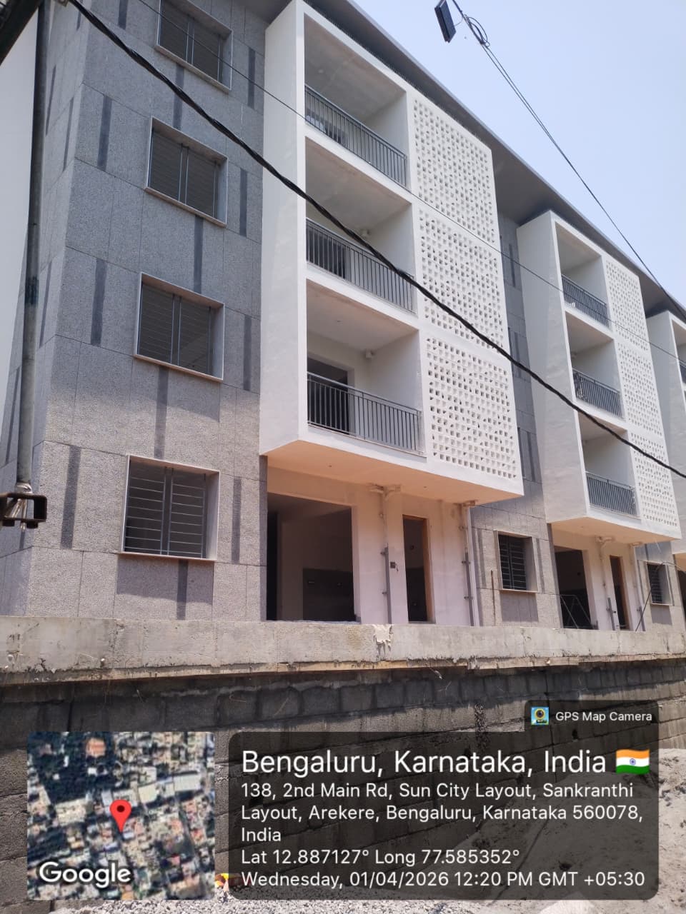 Iris Courtyard site photograph 1