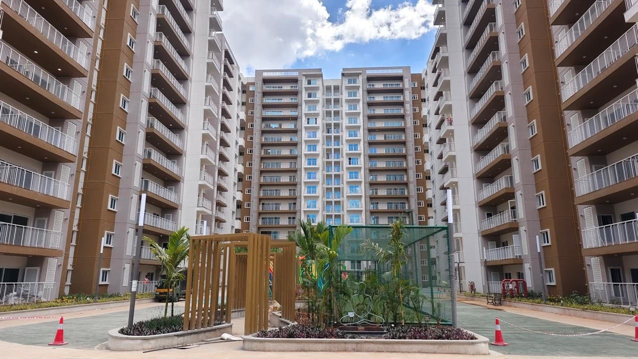 L&T Olivia at Raintree Boulevard site photograph 1